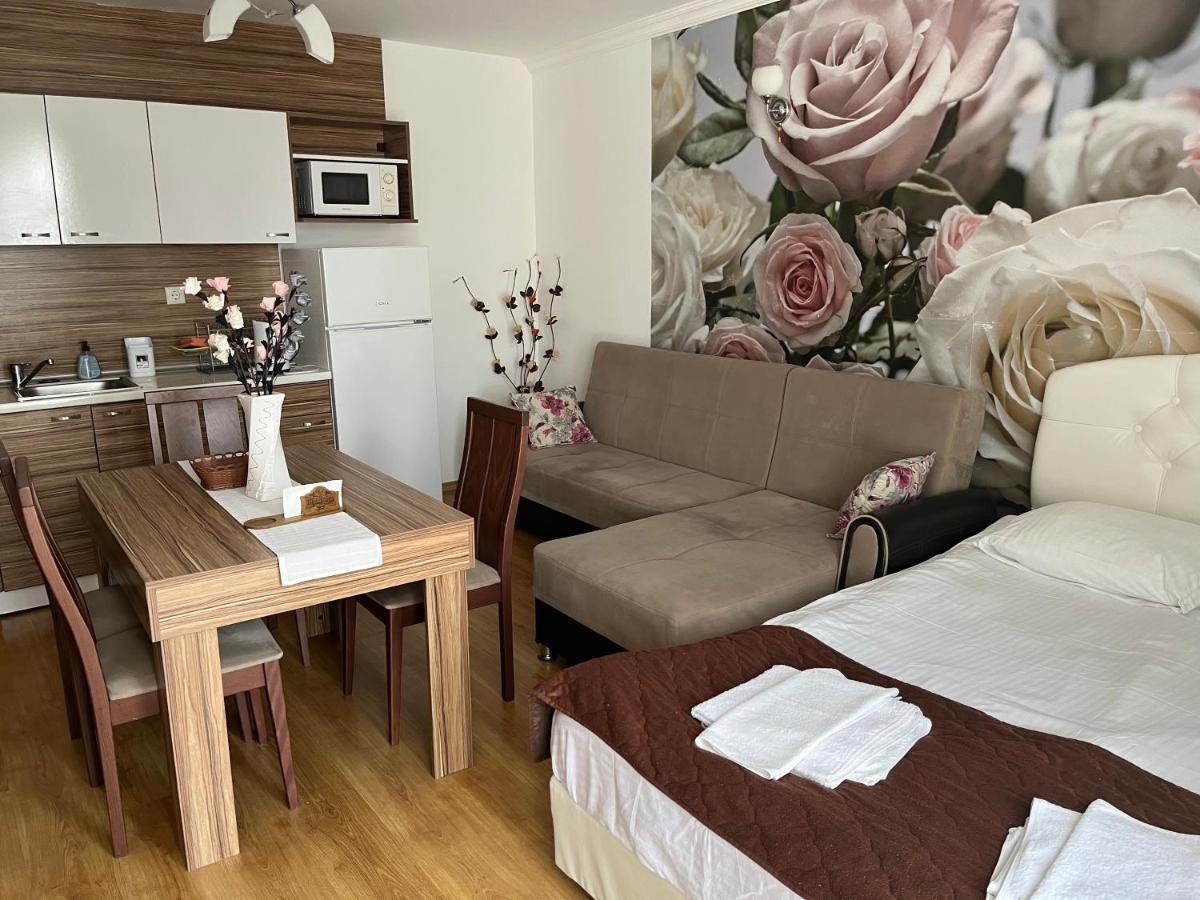 Apart Sweet Homes 5 - Apartments For Guests 써니비치 외부 사진