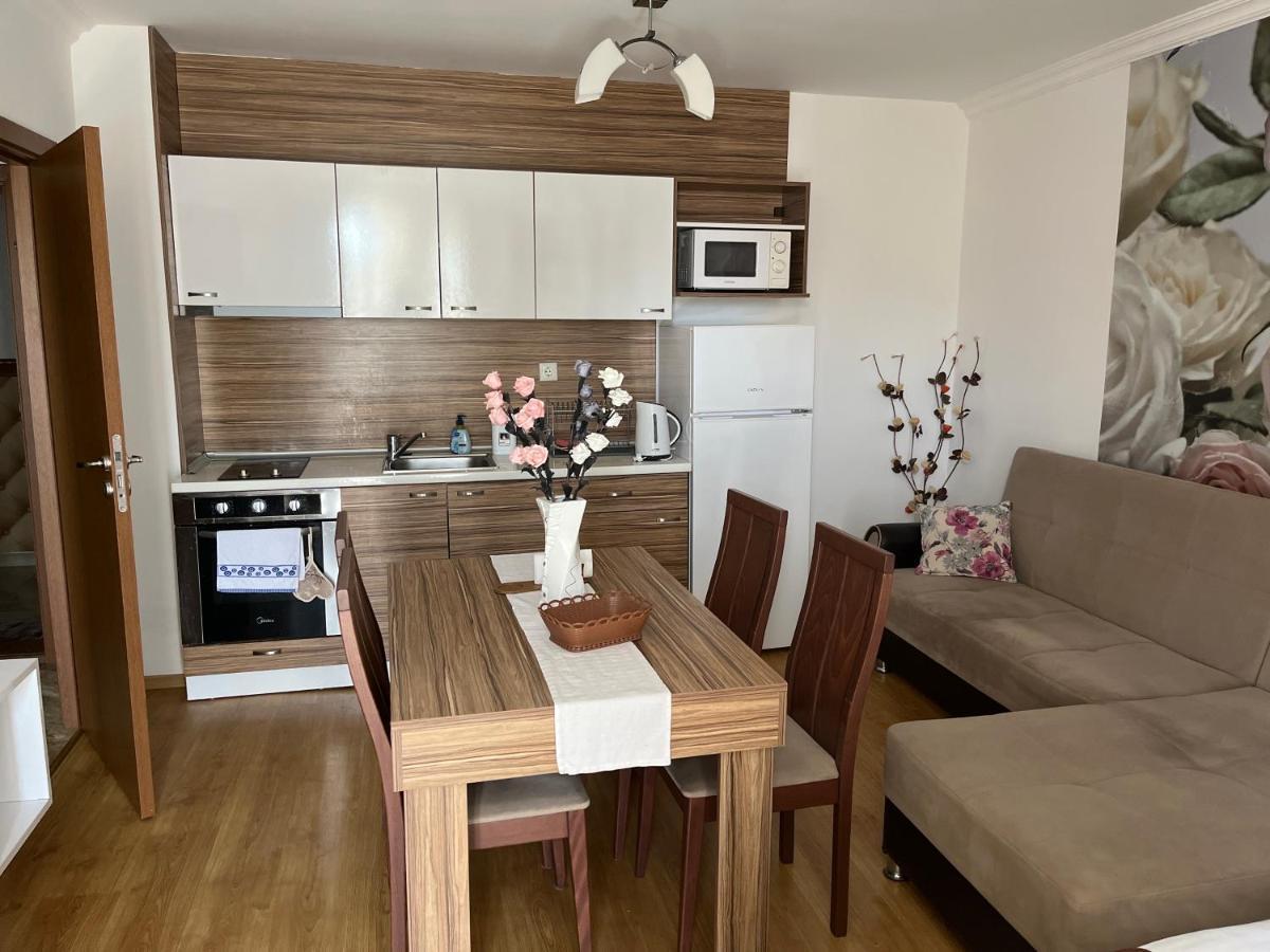 Apart Sweet Homes 5 - Apartments For Guests 써니비치 외부 사진